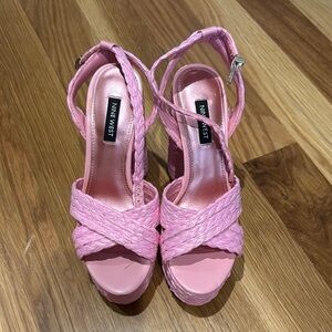 Nine West Pink Raffia Women's Sandals